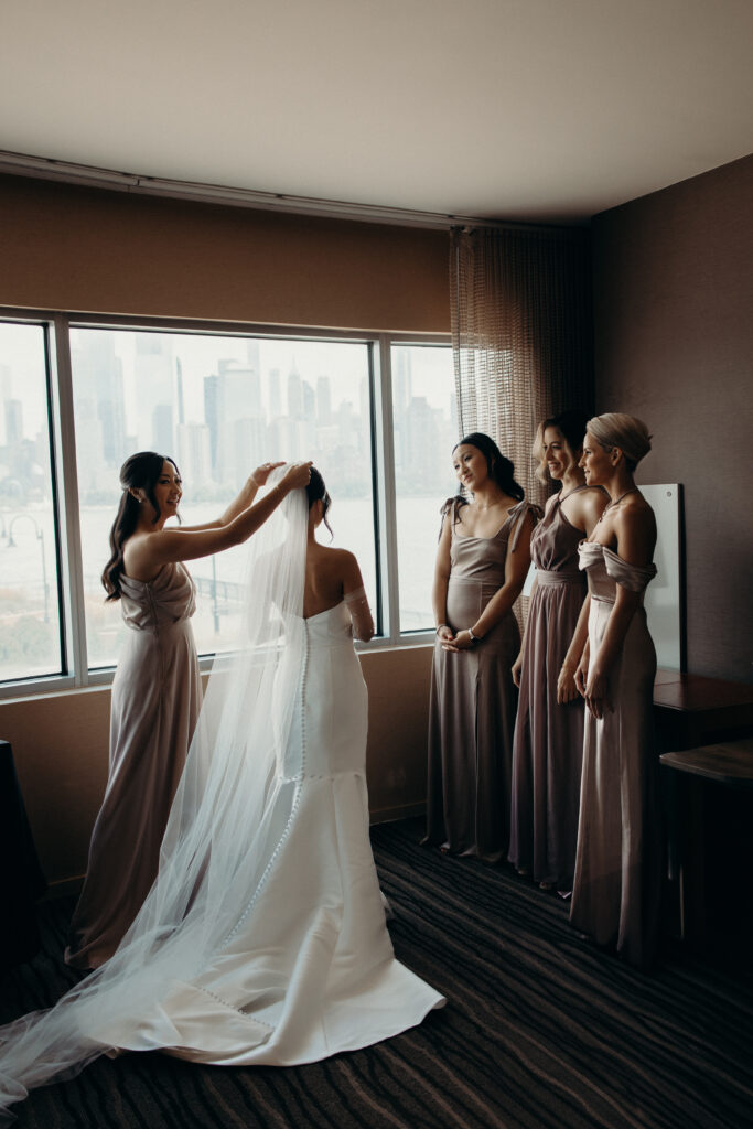 Final touches for the bride at maritime parc