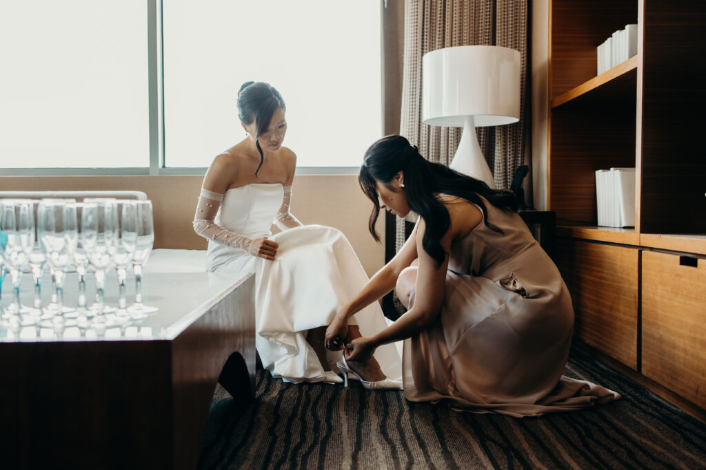 Bride getting ready for her maritime parc wedding