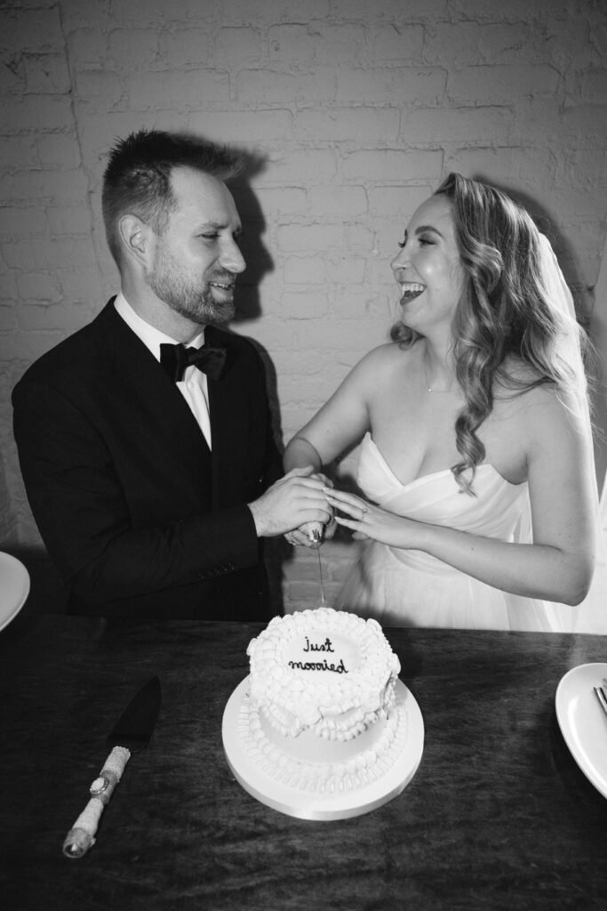 Cake cutting at new york city elopement venue upper west side