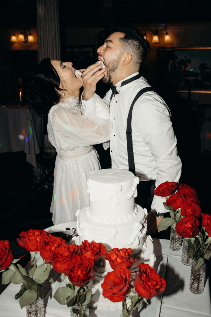 Cake cutting at nyack new york wedding venue