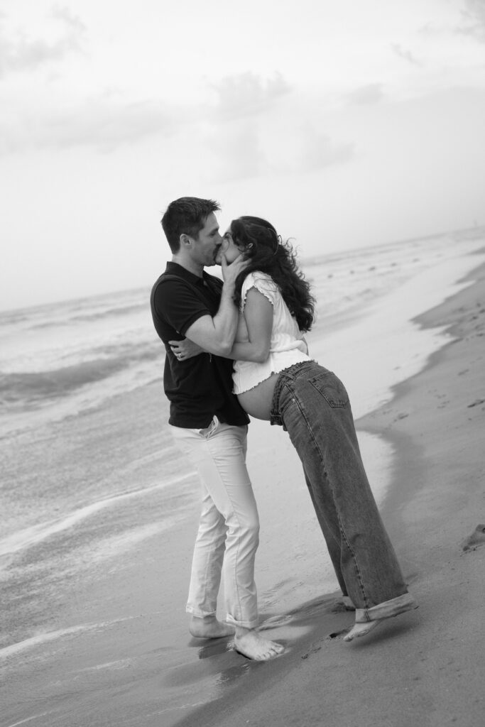 Maternity Photos at Spring Lake by New Jersey Photographer
