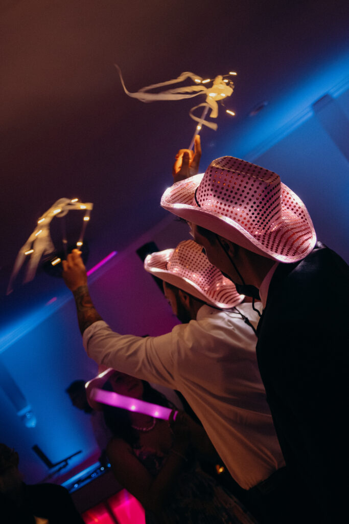 New york wedding photographer captures evening reception at Mountainville Manor