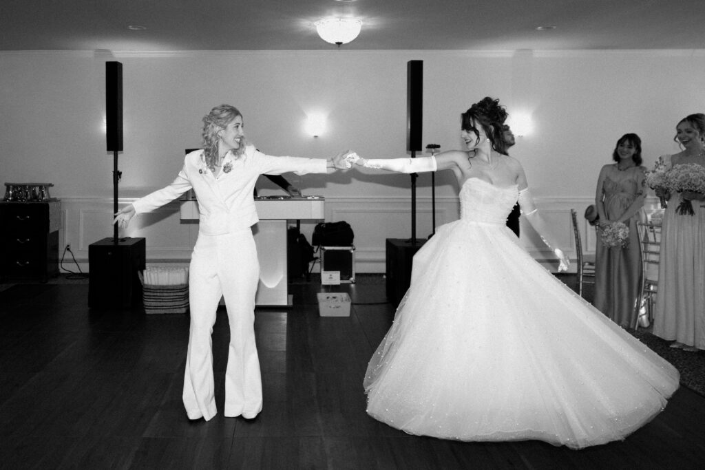 First dance at Mountainville Manor wedding
