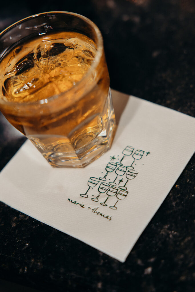 Drinks at Sea Cliff Manor wedding reception