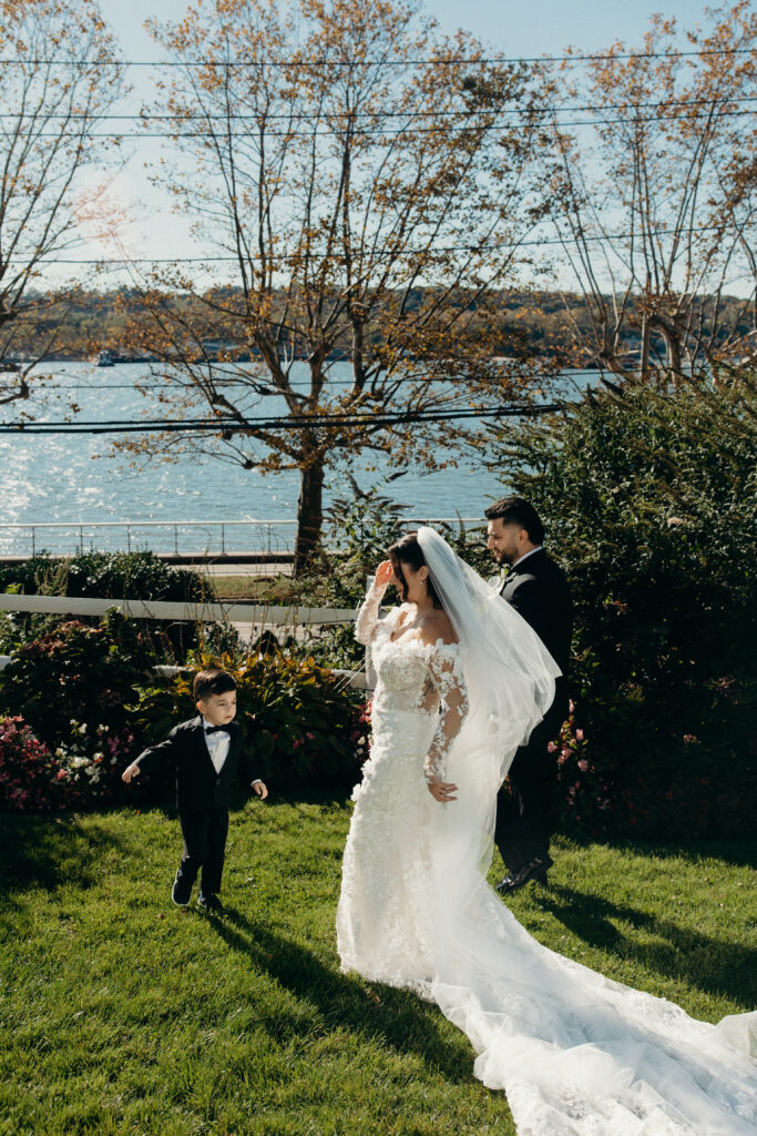 Family photo at Sea Cliff Manor wedding by New York wedding photographer