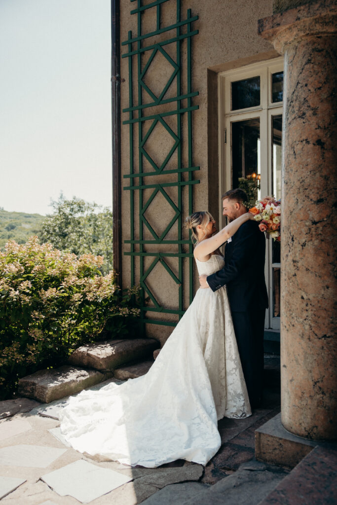 Wedding couple portraits at Arrow Park New York by a New York wedding photographer