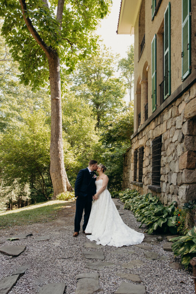 Wedding couple portraits at Arrow Park New York by a New York wedding photographer