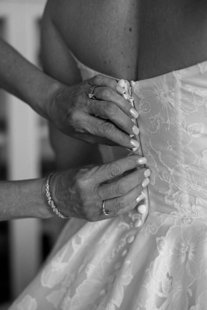 Bride getting ready at Arrow Park New York