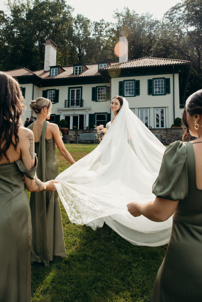 Wedding party at The Willows in New York