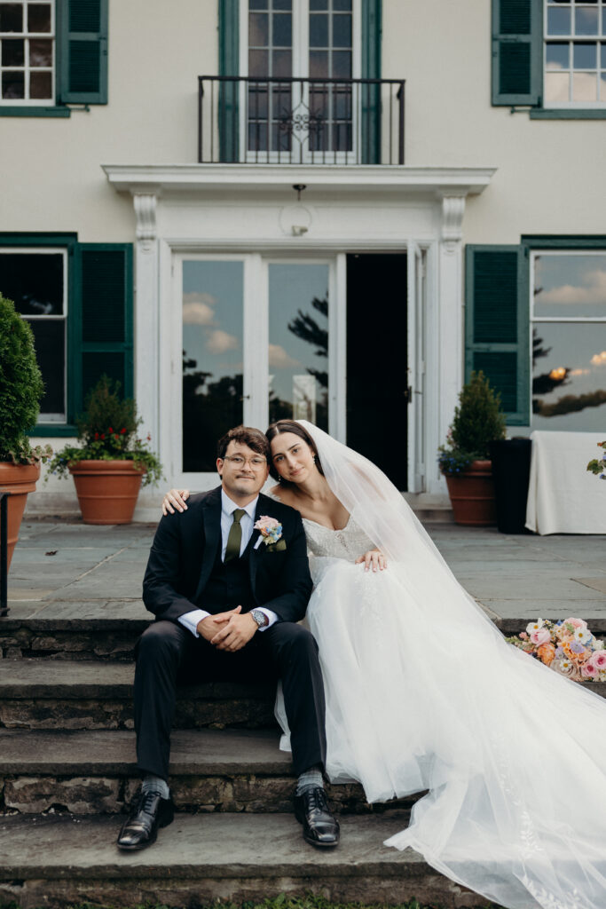 Wedding couple portraits at The Willows by a New York wedding photographer