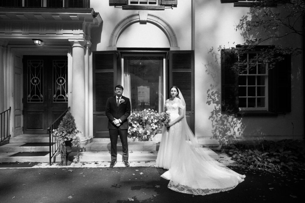 Wedding couple photos at The Willows by a New York wedding photographer