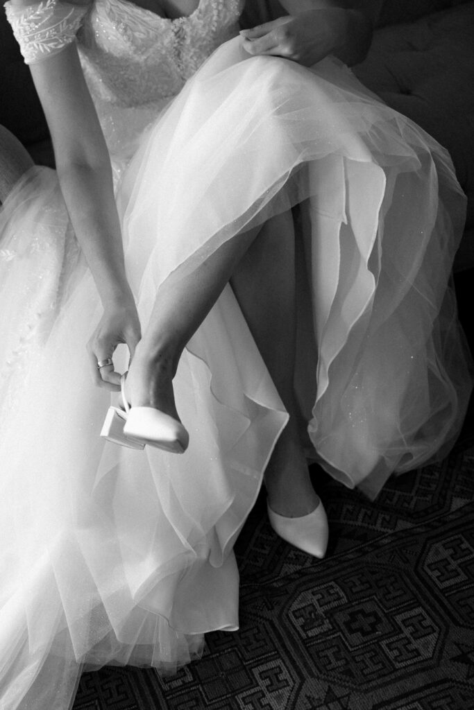 Bride getting ready at The Willows in New York