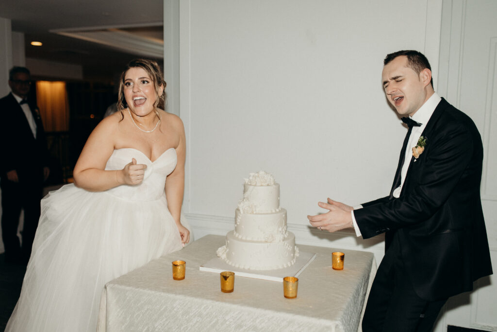 Cake cutting at Tarrytown House Estate in New York
