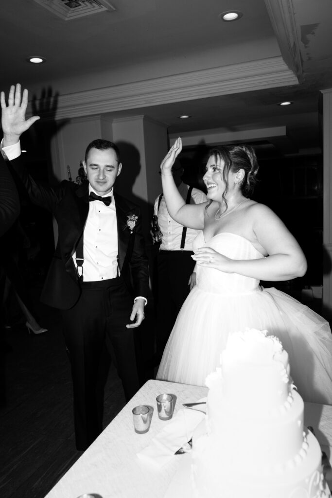 Cake cutting at Tarrytown House Estate in New York