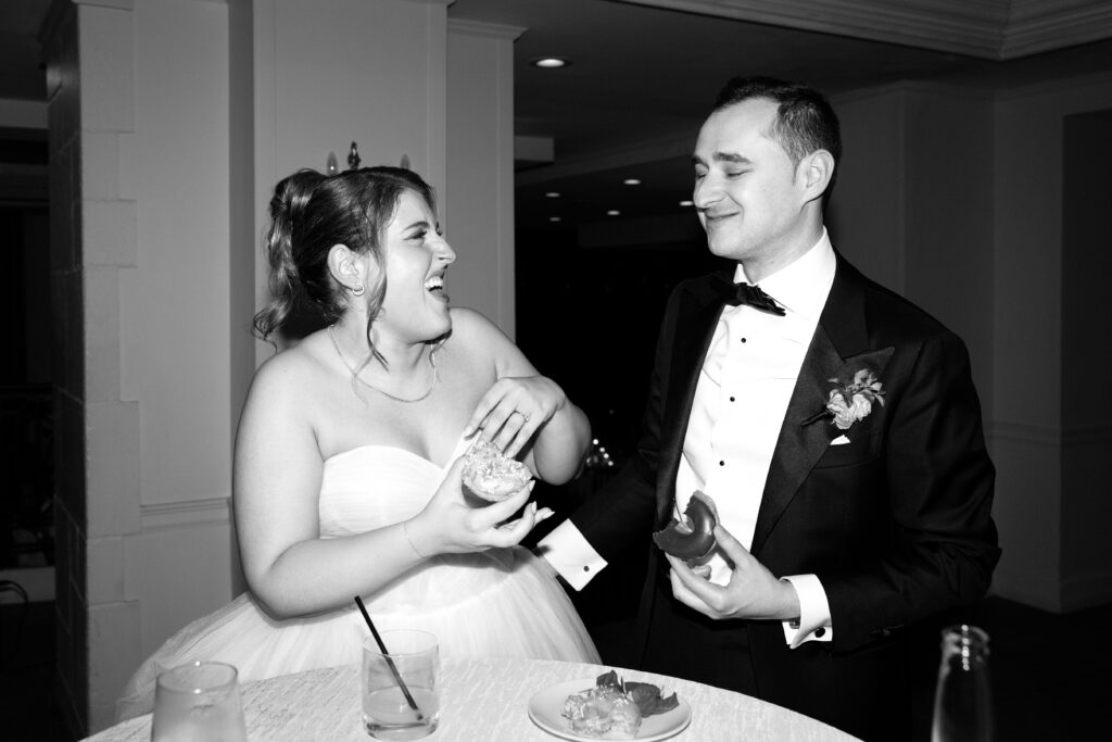 Cake cutting at Tarrytown House Estate in New York