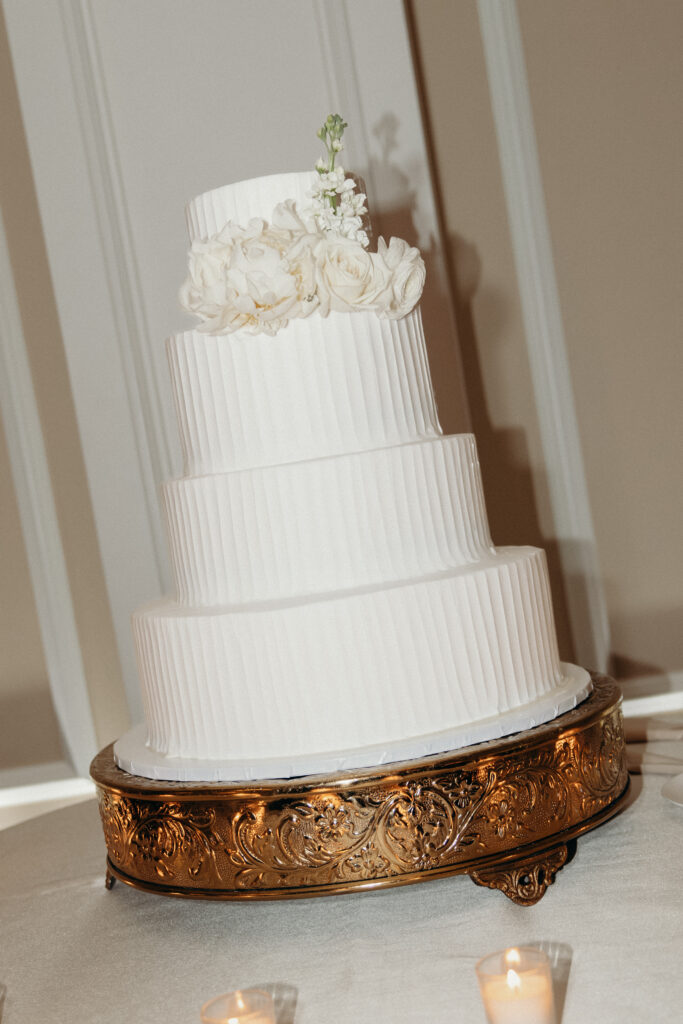 Cake cutting at Le Chateau New York